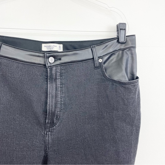 Abercrombie Mixed Fabric Ultra High Rise Ankle Straight Jean - Picture 9 of 10